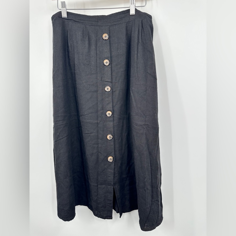 Hayden skirt black with buttons